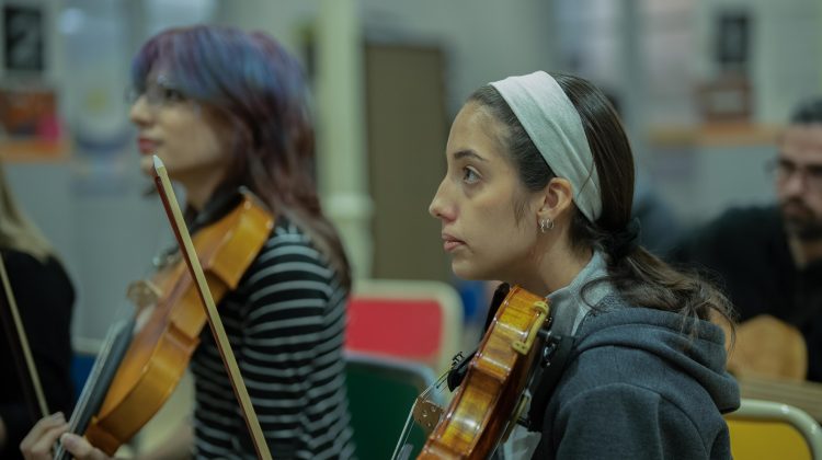 La Escuela de Música de la ULP presentó una clase magistral de violín, melodía expresiva y tango