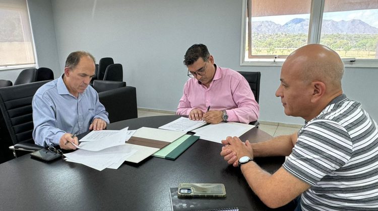 Dos estudiantes de la Tecnicatura en Software brindaron una solución innovadora para una empresa