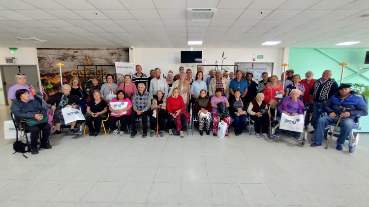 Adultos mayores de Las Chacras y de Nogolí accedieron a estudios integrales en el ‘Carrillo’