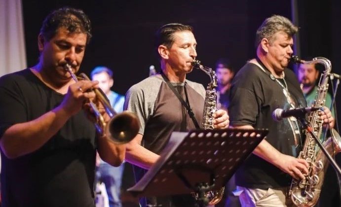Con más de 40 artistas en vivo, ‘Saxofón & CO’ sube al Puente Blanco