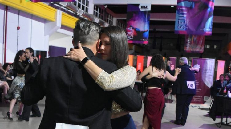 Más de 160 personas disfrutaron de una noche a puro tango