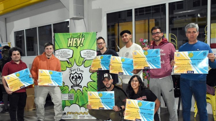 La Nave Cultural recibió aficionados de Catan