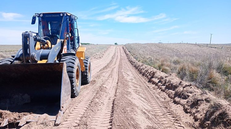 Vialidad Provincial mejora caminos en el sur de la provincia
