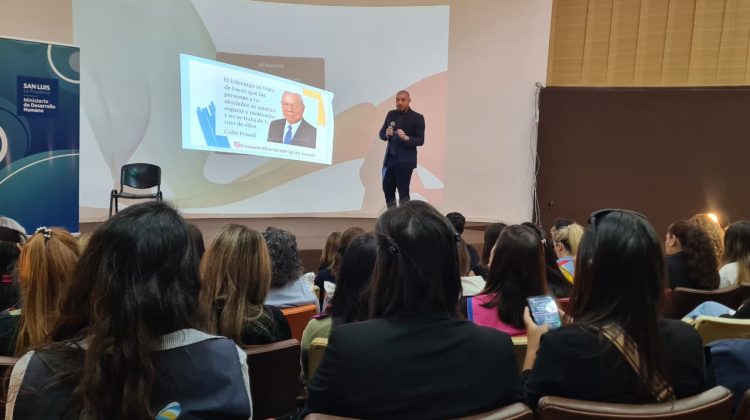 Personal de los Centros de Desarrollo Infantil se capacitó en liderazgo