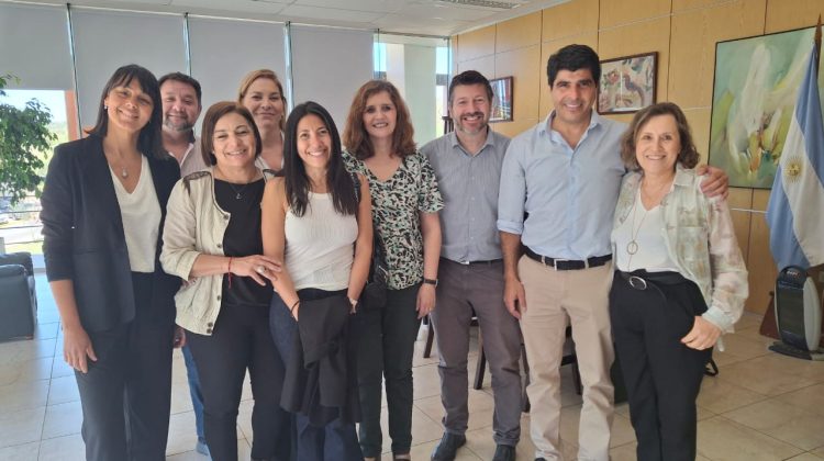 Entregaron equipamiento en una reunión de autoridades de maternidades