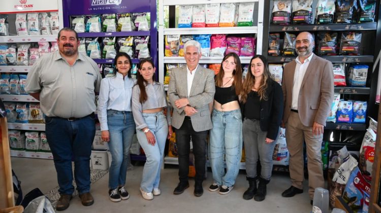 La tienda de mascotas ‘Stimpy’ le mostró su crecimiento al Gobernador