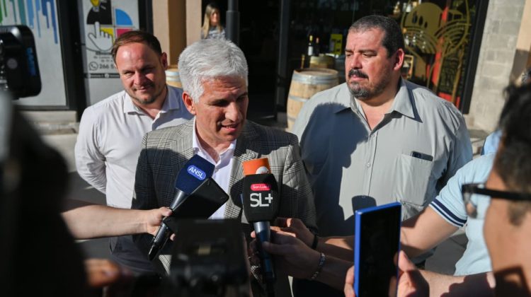 Poggi: “Me gusta visitar a los emprendedores porque es una forma de alentarlos”