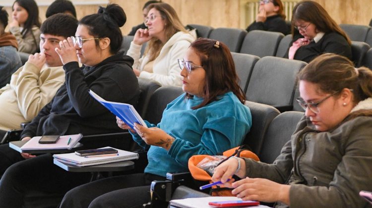 Más de 6.000 estudiantes comenzaron el Curso de Nivelación 2025 en la UPrO