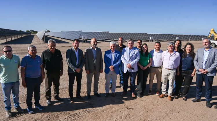 Inauguraron un parque solar fotovoltaico en Quines, fuente de empleo y producción para la provincia