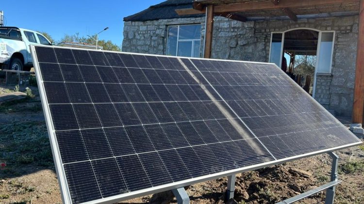 El Gobierno apoya a los emprendedores rurales con kits de energía limpia