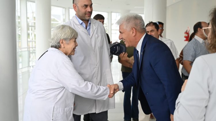 Poggi visitó a los primeros trasplantados de córnea y destacó el logro histórico de la salud pública