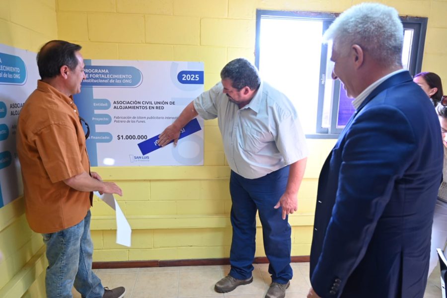 Poggi encabezó una jornada de capacitación para ONG de Potrero de los Funes en el marco del Programa de Fortalecimiento Institucional
