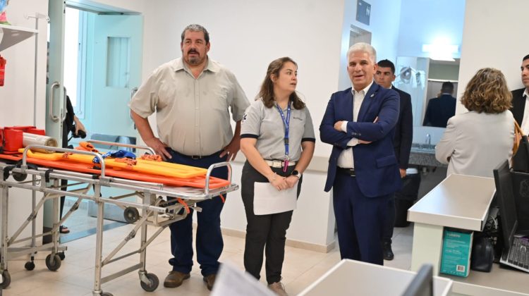 El Gobernador recorrió el hospital ‘Martha Abdallah Iglesias’
