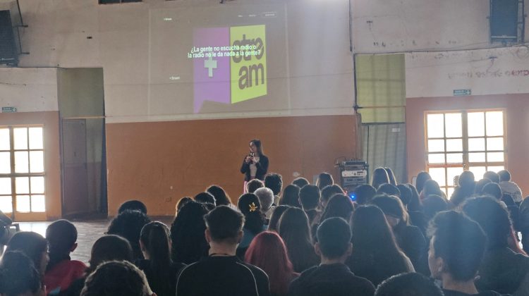 Estudiantes de la Escuela ‘Puertas del Sol’ participaron de una capacitación sobre streaming