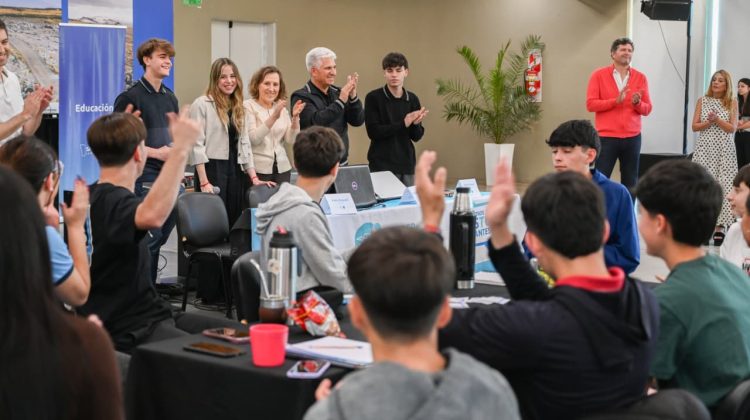 Poggi asistió a la 3° asamblea de liderazgo y salud mental del Consejo Estudiantil Provincial