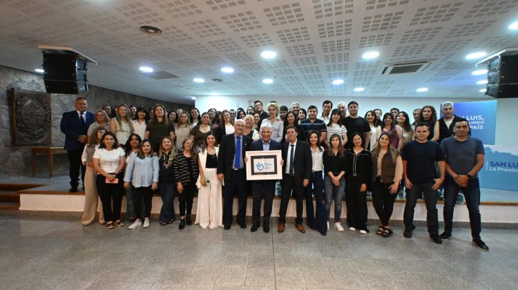 El personal de Estadísticas y Censos festejó su día junto al Gobernador