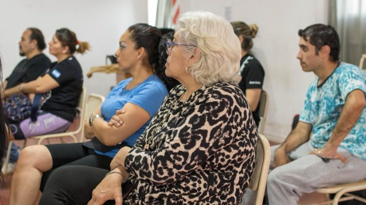 Adultos mayores de San Luis se capacitaron para prevenir ciberdelitos y estafas virtuales