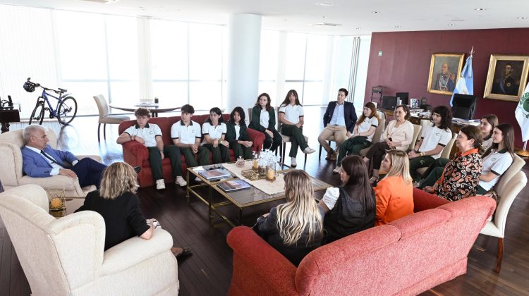 Poggi recibió a los alumnos del ‘Causay’ que competirán en la Feria Internacional de Ciencias en Chile