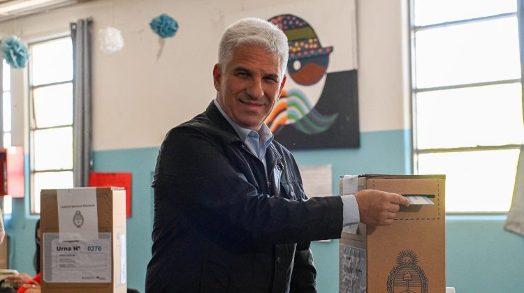 Votó el gobernador Poggi y destacó la importancia de comprometerse con la democracia