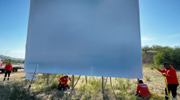 Continúan los operativos para controlar la cartelería publicitaria en las rutas