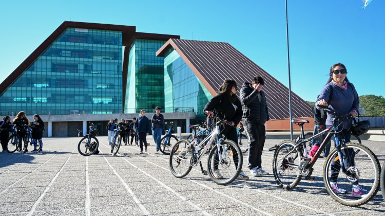 “Estoy feliz porque nunca había entrado, la había visto desde lejos, cuando paso en bici o en cole”