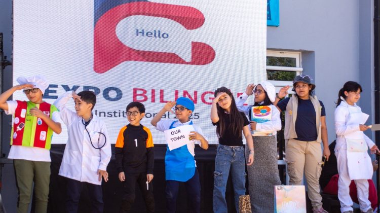 La Escuela ‘Nelson Mandela’ realizó una Expo Bilingüe