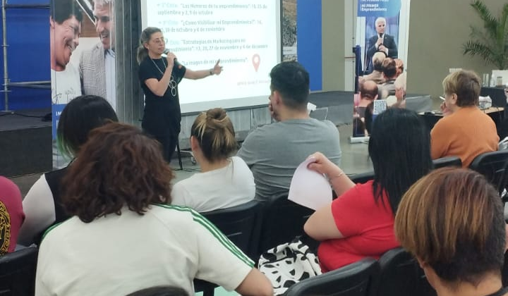 Continúa la agenda semanal con capacitación para emprendedores