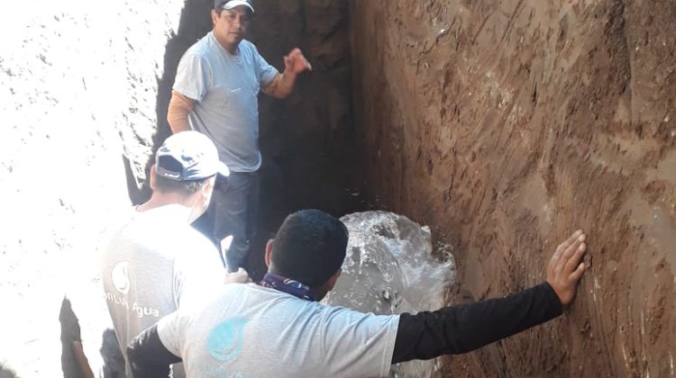 Trabajan en la reparación del acueducto Potrero de los Funes