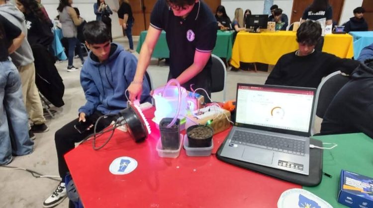 Jóvenes de la Escuela Técnica N°37 elaboraron innovadores proyectos