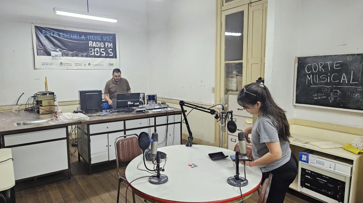 CLIP llegó a la Escuela N°9 ‘Doctor Juan Llerena’ y puso en marcha la radio