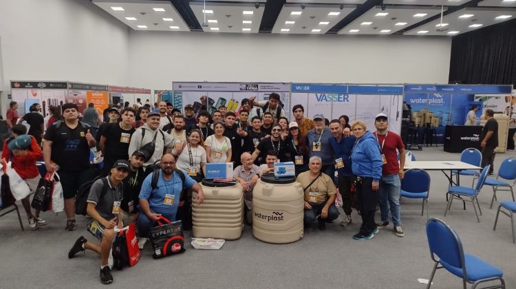 Alumnos de la UPrO participaron en la jornada ‘Instalar’ en Paraná