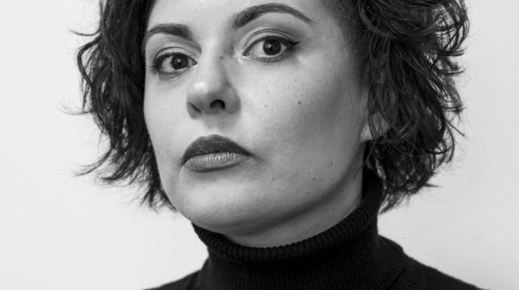 La escritora Mariana Komiseroff visitará Villa de Merlo y Santa Rosa del Conlara   