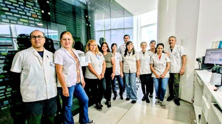 La farmacia del Hospital Central ‘Dr. Ramón Carrillo’ combina tecnología y atención humanizada