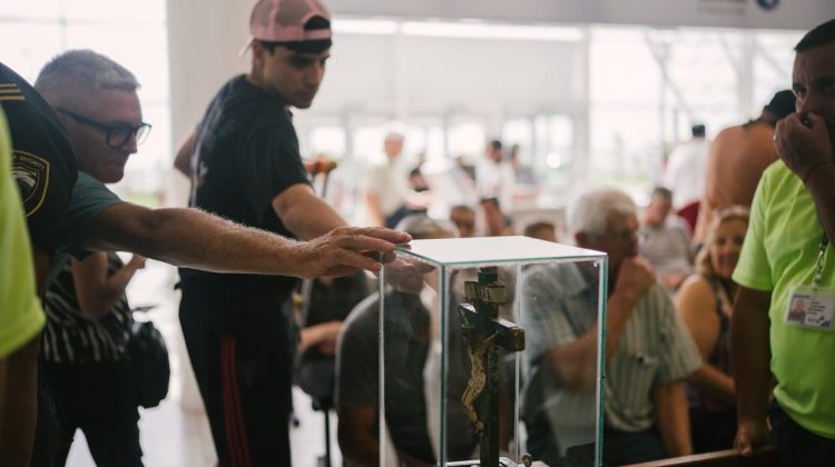 La imagen del Cristo de la Quebrada recorrió el Hospital ‘Ramón Carrillo’