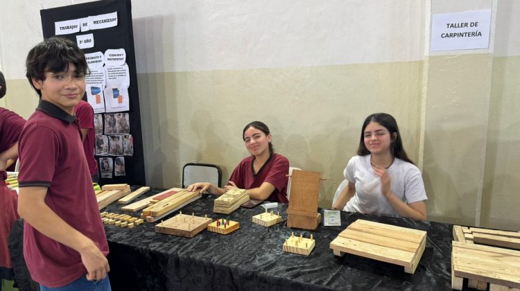 La Escuela Técnica N°25 de Nueva Galia exhibió sus proyectos a toda la comunidad
