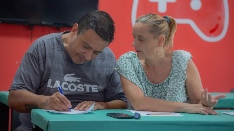 Comerciantes de La Punta finalizaron la capacitación que impulsa al sector turístico