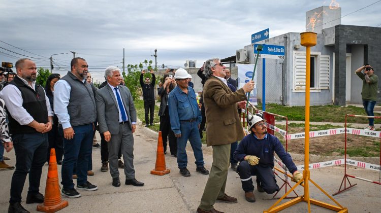 El Gobierno inauguró la red de gas natural en el barrio 1.010 Viviendas de Villa Mercedes