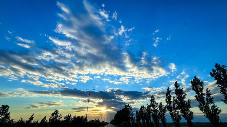 Pronosticaron un jueves inestable con lluvias intensas y vientos de hasta 70 km/h