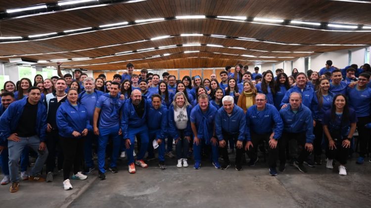 Poggi despidió a la delegación sanluiseña que competirá en los Juegos Binacionales en Chile