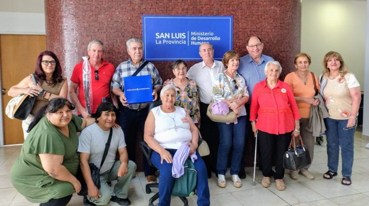 El ministro Bertolini recibió a centros de jubilados y ONG de Villa Mercedes
