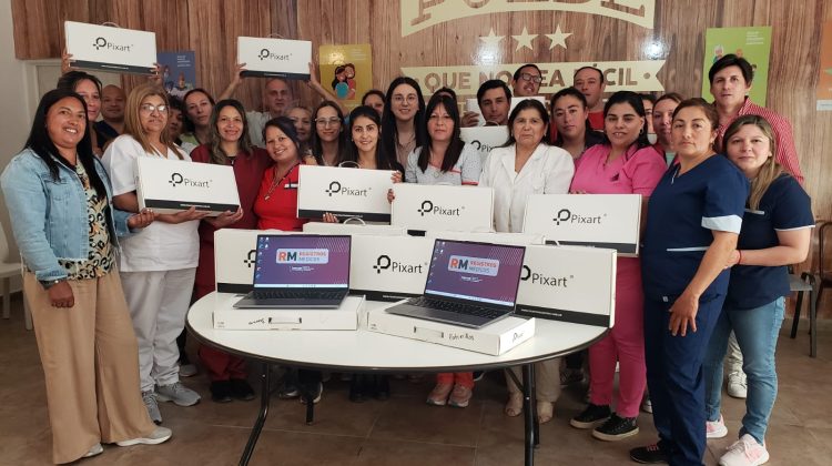 San Luis fortalece su red de registros médicos con 744  computadoras entregadas