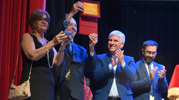 El escenario de la emoción: San Luis rindió homenaje al tenor Daniel Fernández
