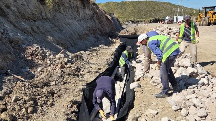 Vialidad Provincial avanza con obras de mejora en diversas rutas de San Luis