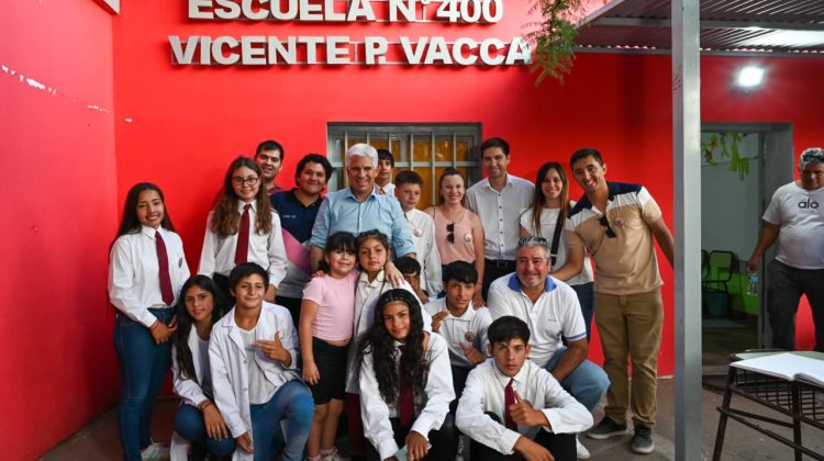 Poggi visitó la Escuela N?400 ‘Pintor Vicente Vacca’