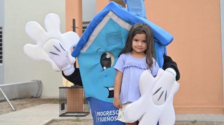 “Dentro de estas casas latirán corazones con esperanzas, que seguirán creyendo en San Luis”