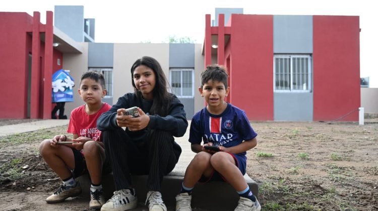 Postales de una jornada que dejó 70 familias felices