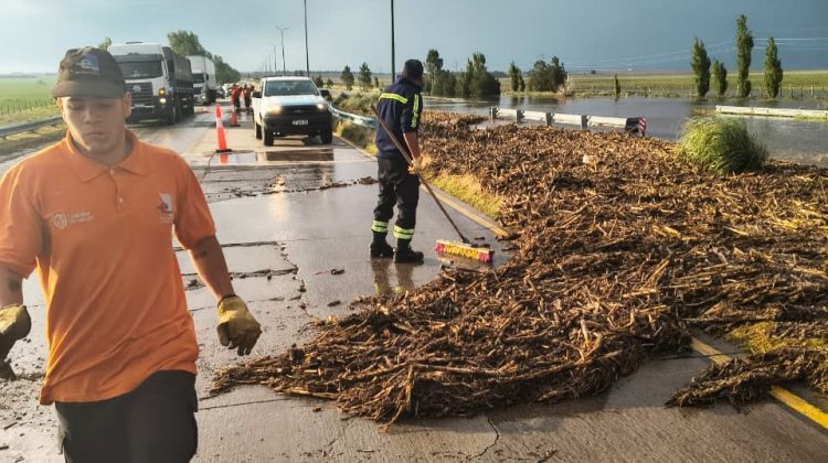 Tras las intensas lluvias, continúan las tareas de limpieza en la Autopista de las Serranías Puntanas