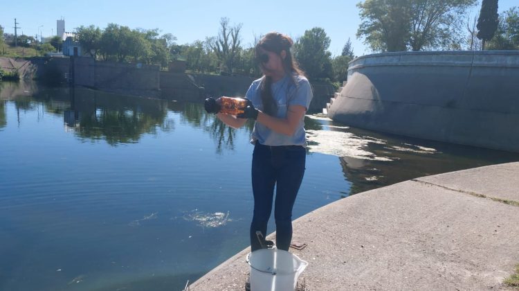 Tomaron muestras de agua de los embalses de Villa Mercedes