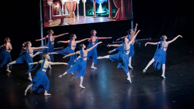 El Estudio de Danzas y Artes brilló en el Puente Blanco