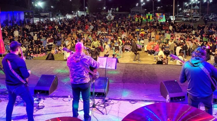 ‘La Cautana’ brilla en los festivales del interior provincial